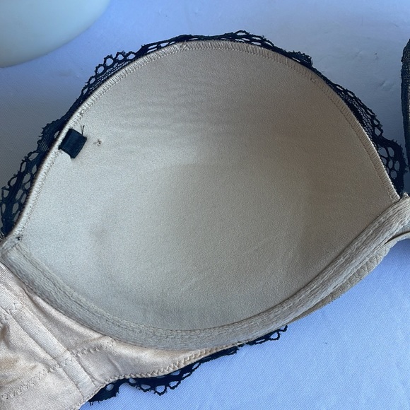 Strapless Victoria’s Secret Bra 32C - Picture 4 of 6